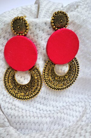 Statement Red and Antique Gold-Tone Hoop Earrings – EAOX0002