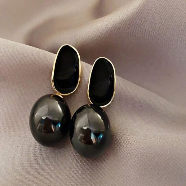 Black Luxe Drop Earrings – Bold & Elegant Statement Jewelry - EATR0001
