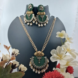 Handcrafted Green Fabric Kundan Jewellery Set with Pearl Beads – Necklace & Earrings for Festive Wear – JSFA0015