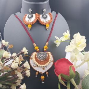 Handcrafted Green & Cream Floral Fabric Necklace Set – JSFA0025