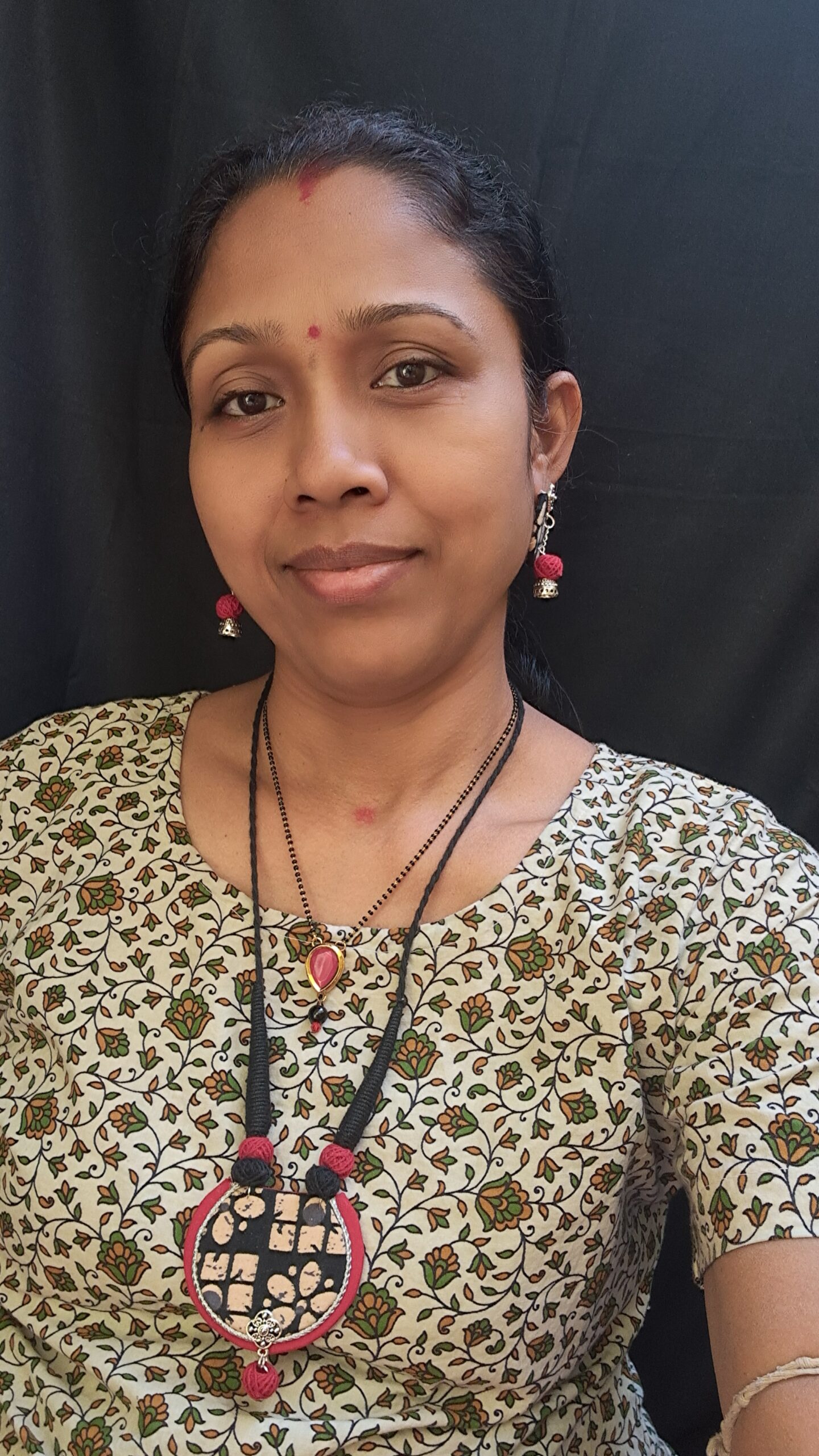 Handcrafted Fabric Pendant Necklace Set with Matching Earrings - JSFA0044 - Image 9